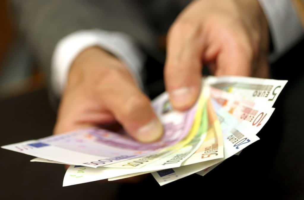 Digitalni identitet i njegova uloga u financijskim uslugama Digitalni identitet i njegova uloga u financijskim uslugama